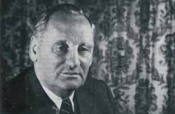 Portraitfoto Wilhelm Carstens